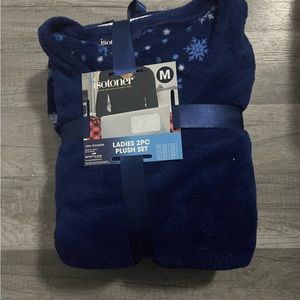 Isotoner women’s plush pajama set